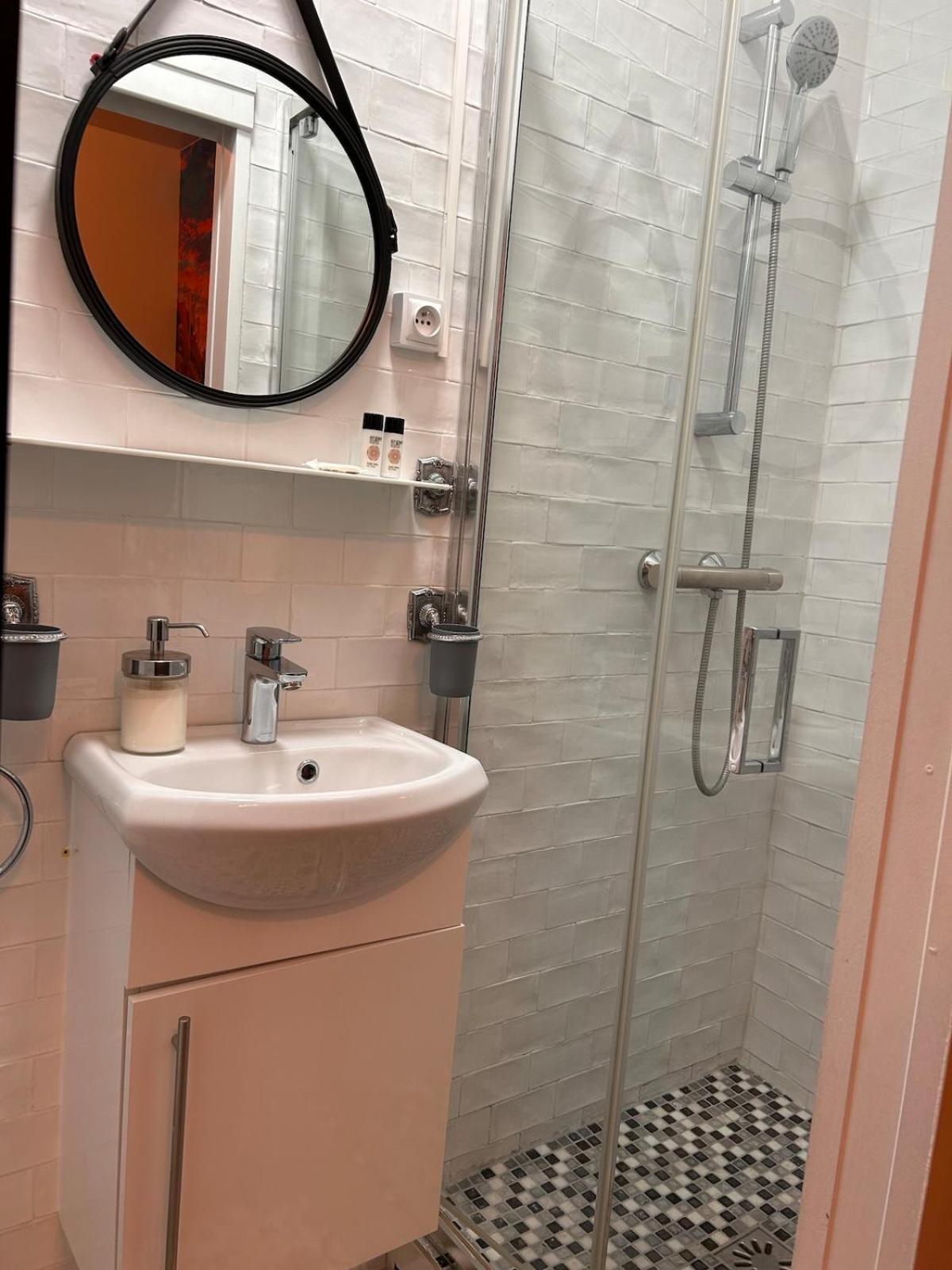 Studio Paris - Metro 7 Cadet - Quartier Faubourg-Montmartre Εξωτερικό φωτογραφία